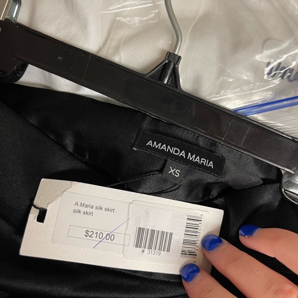 Amanda Maria silk black skirt - Picture 2 of 3